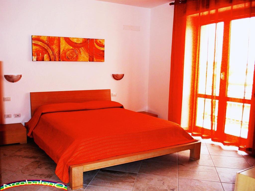 Il Nuovo Arcobaleno Bed & Breakfast Алгеро Стая снимка